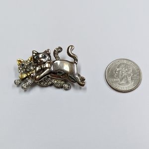 Vintage rhinestone cats brooch